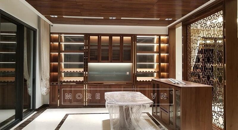 Mẫu tủ bếp hiện đại gỗ óc chó cao cấp là sự lựa chọn lý tưởng cho những gia đình có khoảng bếp rộng rãi, sang trọng.