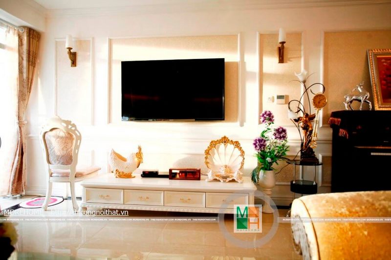 Kệ ti vi tân cổ điển sơn trắng bệt với những chi tiết nhẹ nhàng của hoa kim ngân.